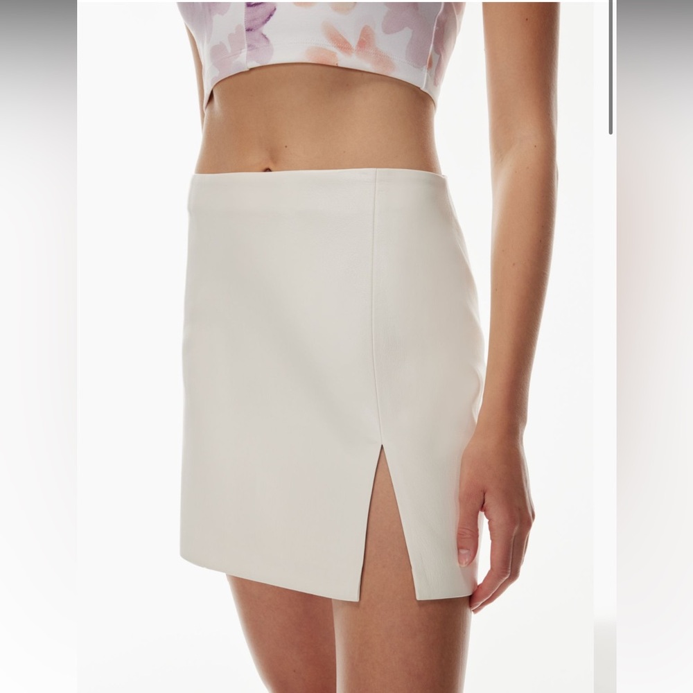 Aritzia Sunday Best Vegan Leather Mini skirt 2